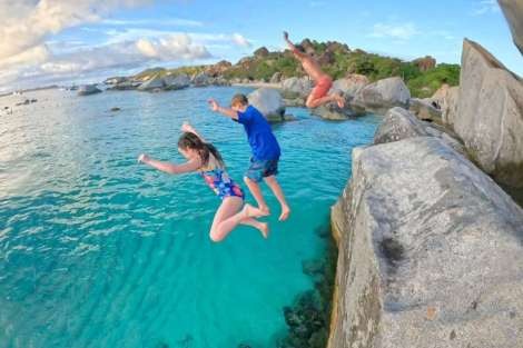 Review img # 2 of the yacht AEOLUS 77