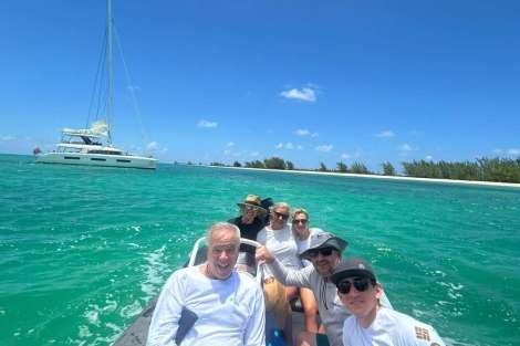 Review img # 1 of the yacht AURA