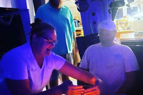 Review img # 32 of the yacht AZURIA