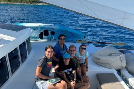 Review img # 19 of the yacht AZURIA