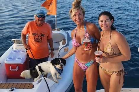 Review img # 13 of the yacht BEYOND STARDUST