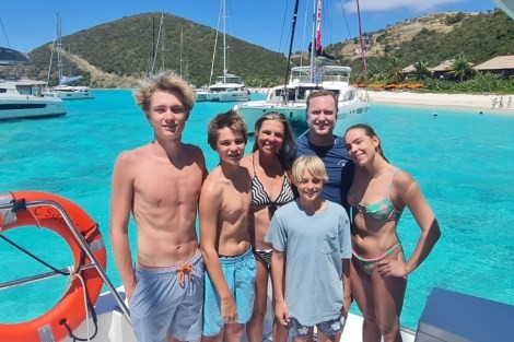 Review img # 64 of the yacht C SISTERS