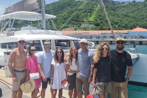 Review img # 60 of the yacht C SISTERS