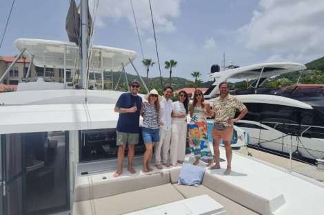 Review img # 55 of the yacht C SISTERS