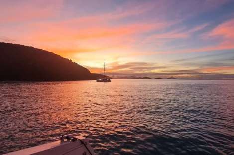 Review img # 42 of the yacht C SISTERS