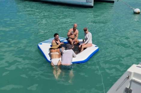 Review img # 35 of the yacht C SISTERS