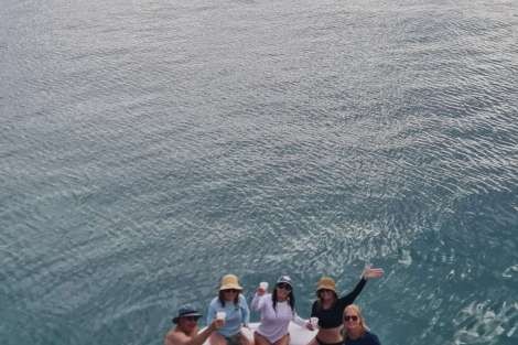 Review img # 17 of the yacht C SISTERS