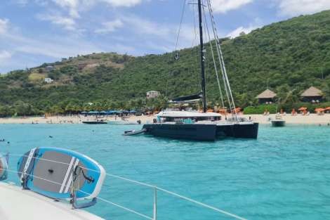 Review img # 10 of the yacht C SISTERS