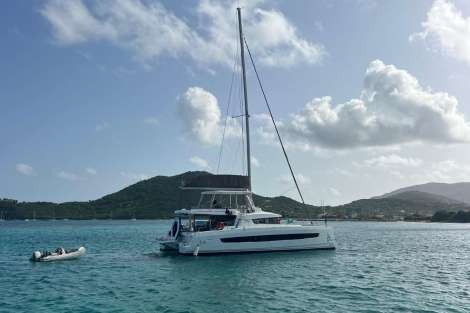 Review img # 11 of the yacht C SISTERS