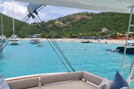 Review img # 14 of the yacht C SISTERS