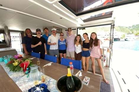 Review img # 4 of the yacht C SISTERS