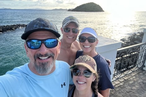 Review img # 1 of the yacht DRAGONFLY