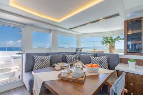 Review img # 32 of the yacht EARNOUT