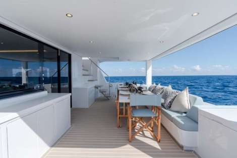 Review img # 33 of the yacht EARNOUT