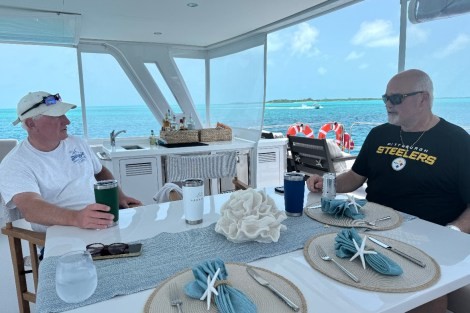 Review img # 4 of the yacht EARNOUT