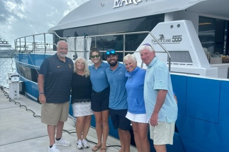 Review img # 5 of the yacht EARNOUT