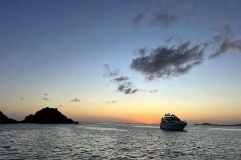 Review img # 16 of the yacht EBB & FLOW