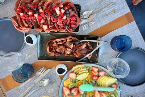 Review img # 17 of the yacht EBB & FLOW