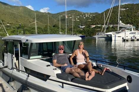 Review img # 31 of the yacht FOXY LADY