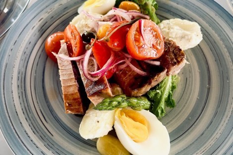 Review img # 3 of the yacht Grace