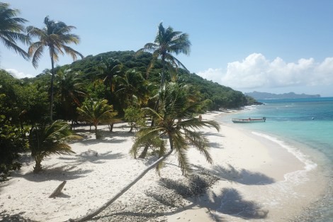 Review img # 78 of the yacht Groovy