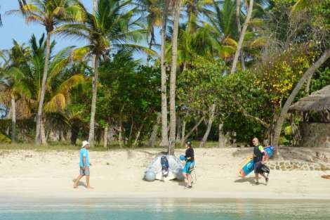 Review img # 64 of the yacht Groovy