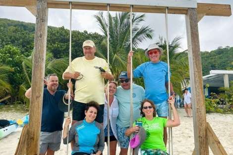 Review img # 6 of the yacht HEAVENLY