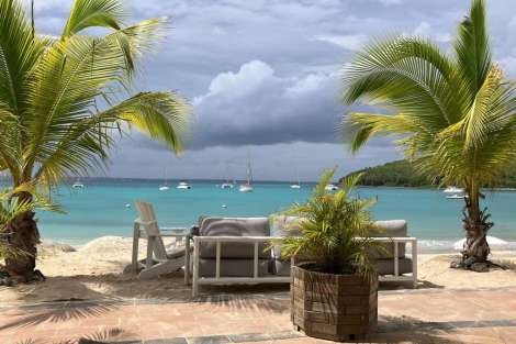 Review img # 2 of the yacht ILLUSION