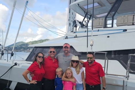 Review img # 28 of the yacht INDULGENCE