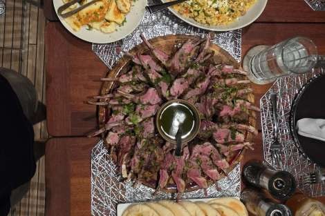 Review img # 3 of the yacht ISLAND HOPPIN’ 55