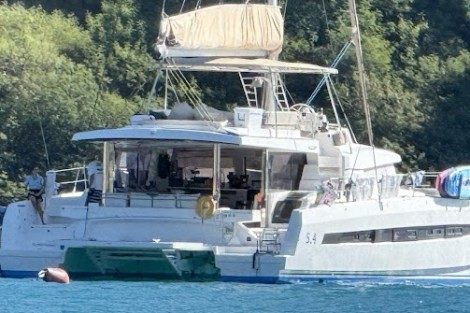 Review img # 20 of the yacht ISLAND KISSES