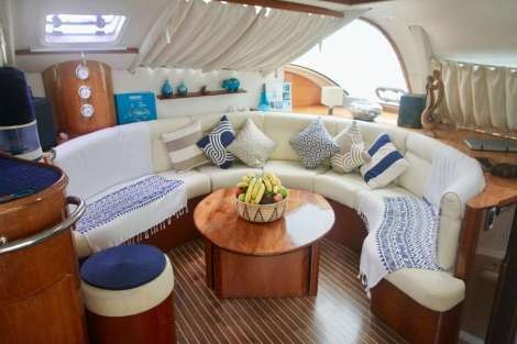 Review img # 65 of the yacht ISOLABLUE