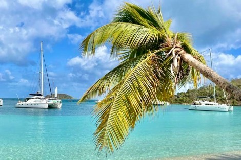 Review img # 69 of the yacht ISOLABLUE