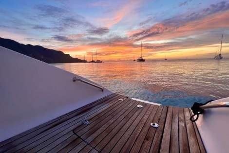 Review img # 84 of the yacht ISOLABLUE