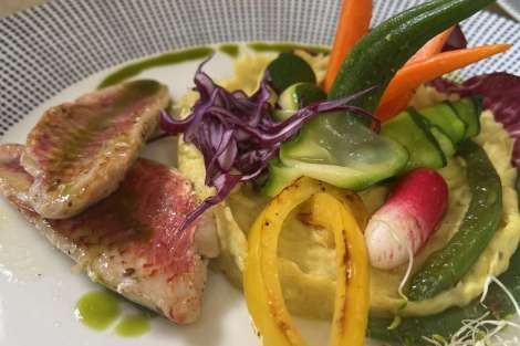 Review img # 39 of the yacht ISOLABLUE