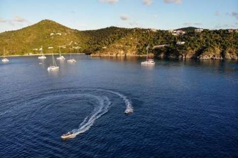 Review img # 152 of the yacht LIQUID ZEN