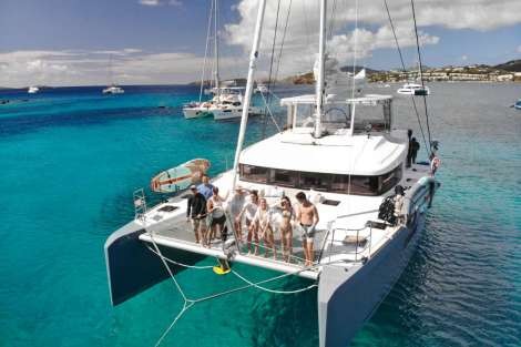 Review img # 123 of the yacht LIQUID ZEN