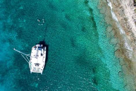 Review img # 37 of the yacht LIQUID ZEN