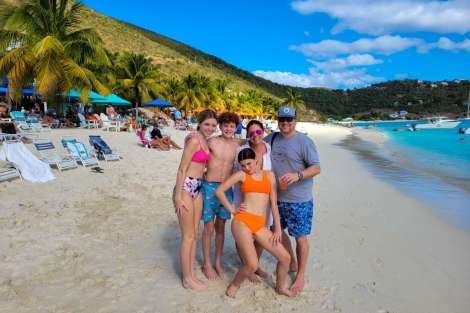 Review img # 36 of the yacht LIQUID ZEN