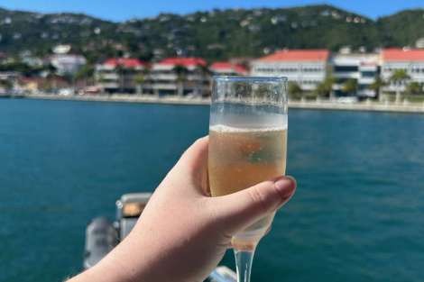 Review img # 93 of the yacht MAKIN MEMORIES