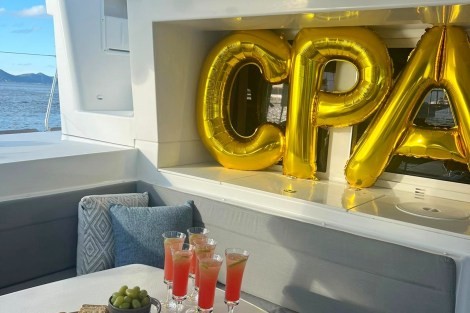 Review img # 25 of the yacht MISS SUMMER