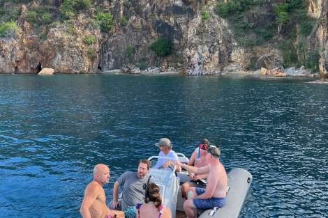 Review img # 38 of the yacht NO INHERITANCE