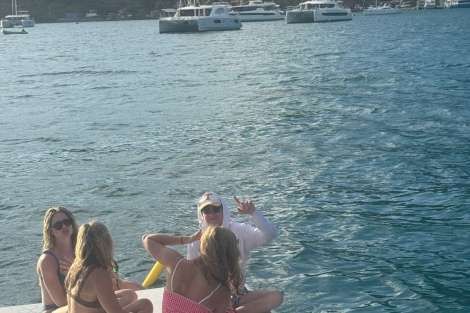 Review img # 32 of the yacht NO INHERITANCE