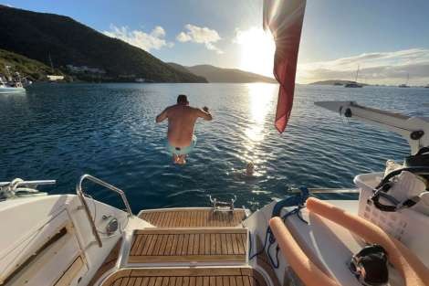 Review img # 107 of the yacht SANDY CINCO