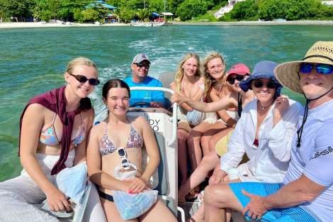 Review img # 48 of the yacht SANDY CINCO