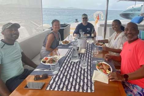 Review img # 3 of the yacht SANDY CINCO