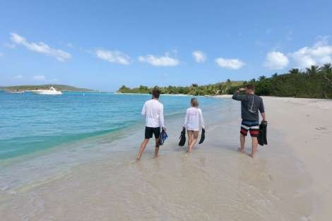 Review img # 106 of the yacht SCUBA DOO