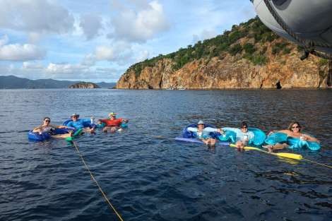 Review img # 37 of the yacht SCUBA DOO