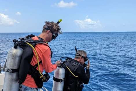 Review img # 14 of the yacht SCUBA DOO