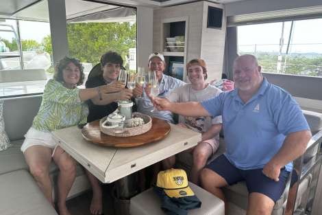 Review img # 19 of the yacht SOGGY DOGGY